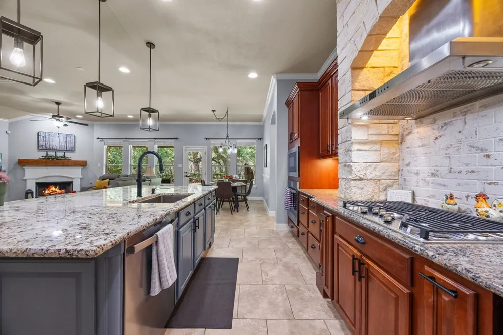 246 Southern Sunset Cove Driftwood, TX 78619