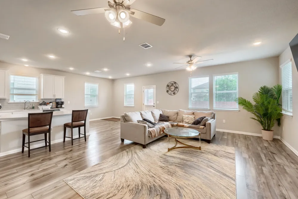 6254 Marsh Lane Buda, TX 78610