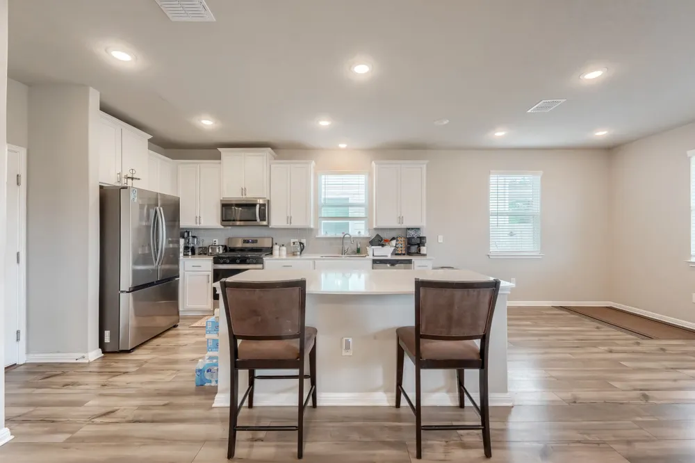 6254 Marsh Lane Buda, TX 78610