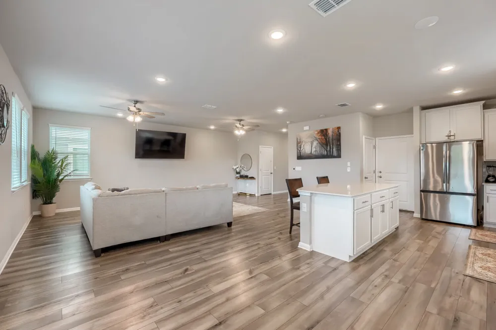 6254 Marsh Lane Buda, TX 78610