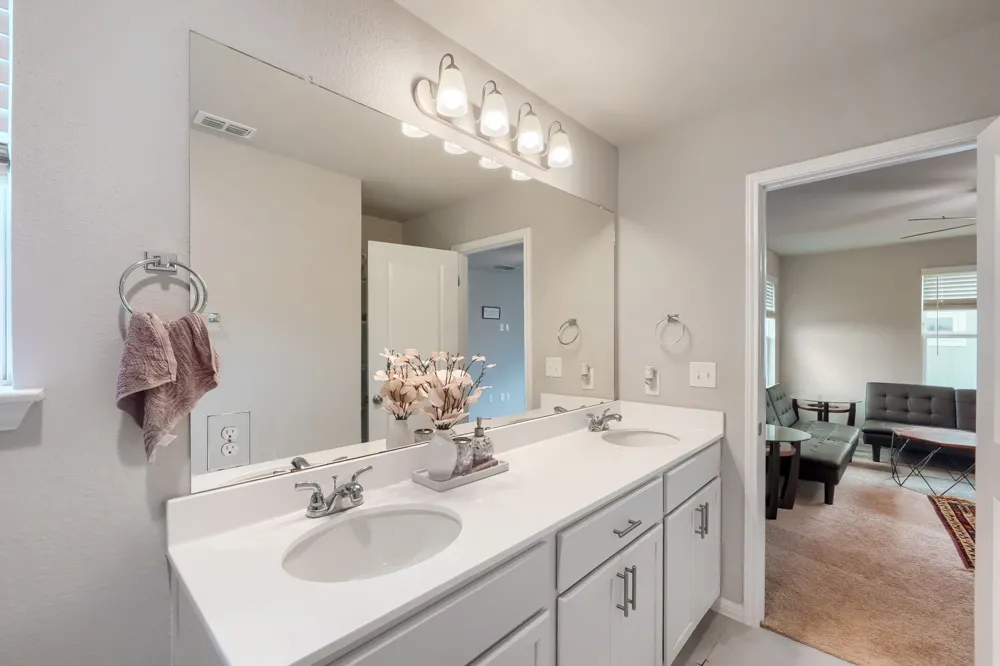 6254 Marsh Lane Buda, TX 78610