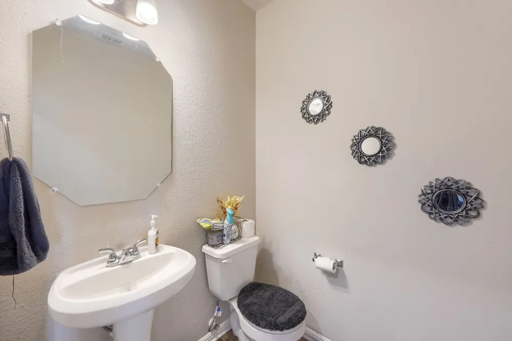 6254 Marsh Lane Buda, TX 78610