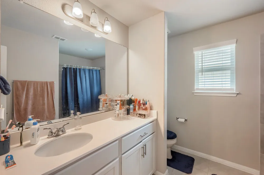 6254 Marsh Lane Buda, TX 78610