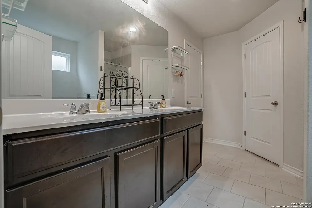 9654 Holly Patch San Antonio, TX 78254