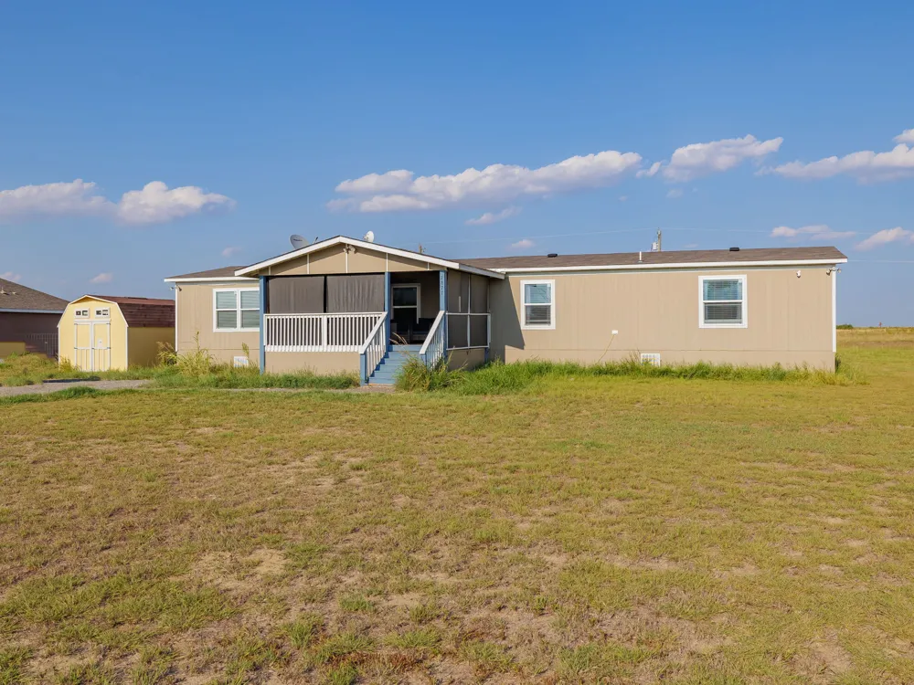 2877 County Road 463 Road Elgin, TX 78621