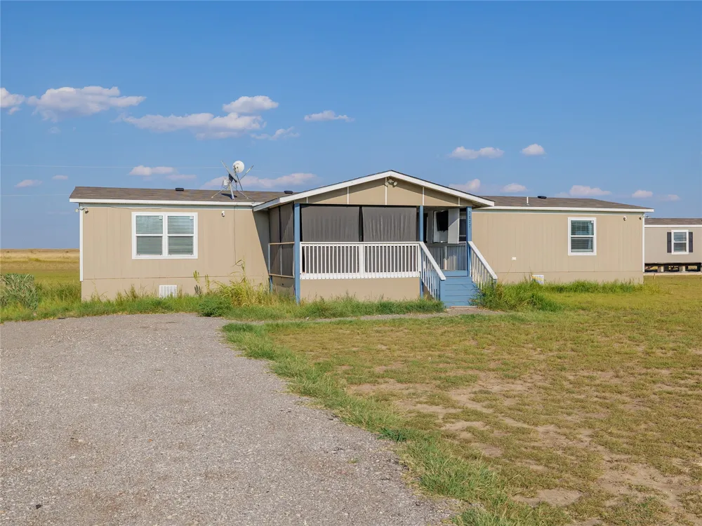 2877 County Road 463 Road Elgin, TX 78621