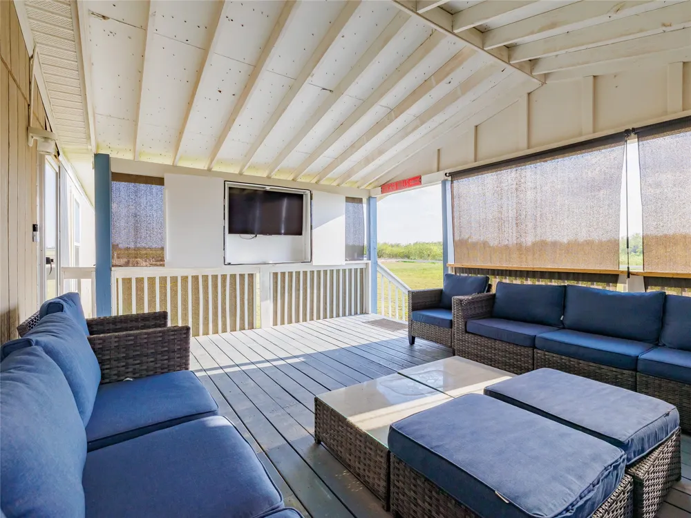 2877 County Road 463 Road Elgin, TX 78621