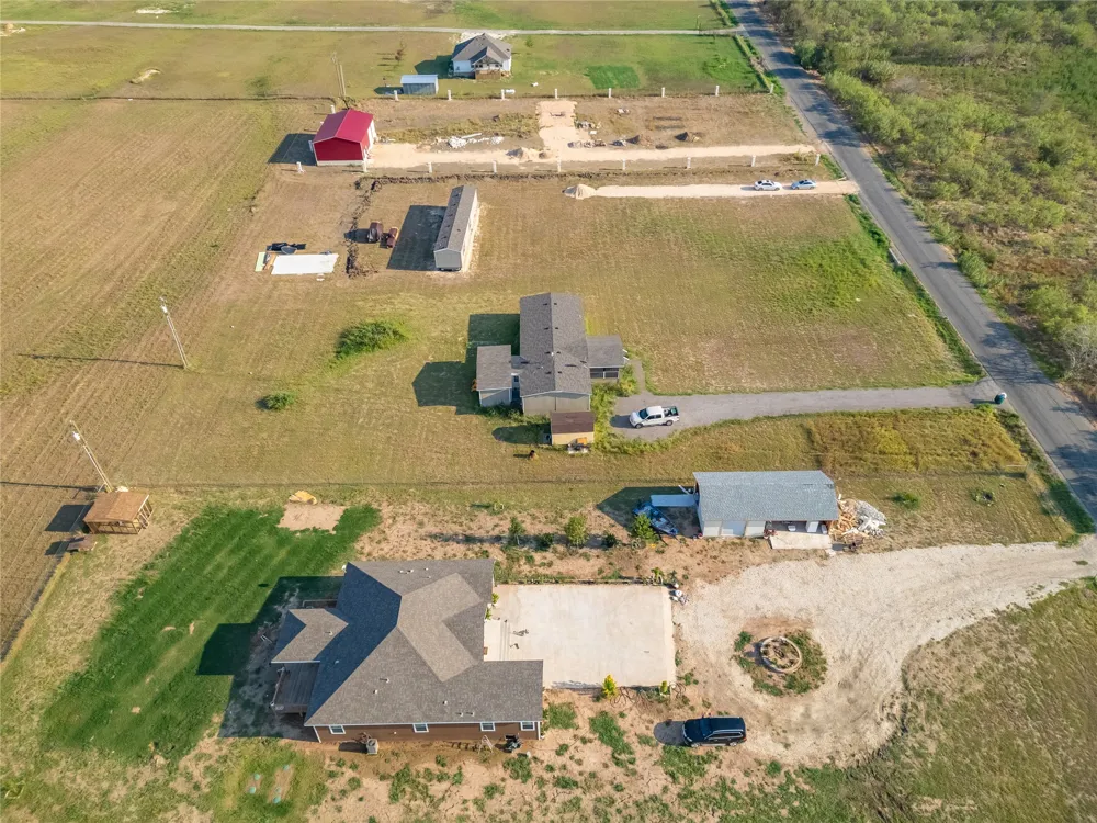 2877 County Road 463 Road Elgin, TX 78621