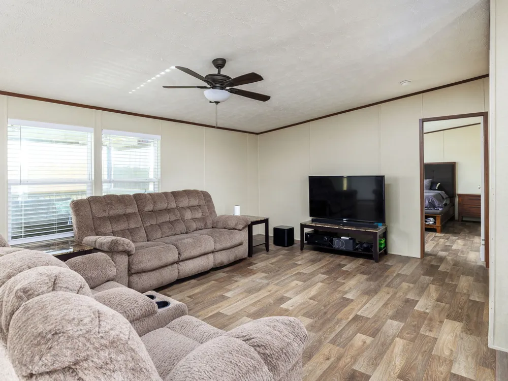 2877 County Road 463 Road Elgin, TX 78621