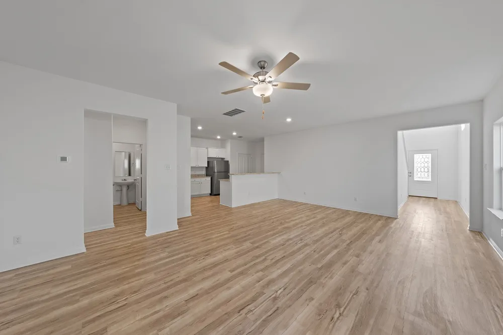 242 Myrtle Oak Drive Maxwell, TX 78656