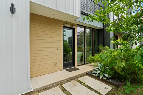 303 Woodward Street #32