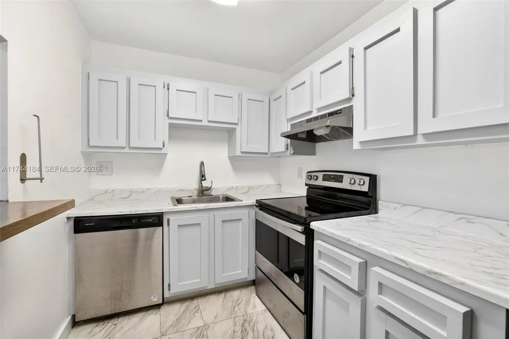 4174 Inverrary Drive #706 Lauderhill, FL 33319