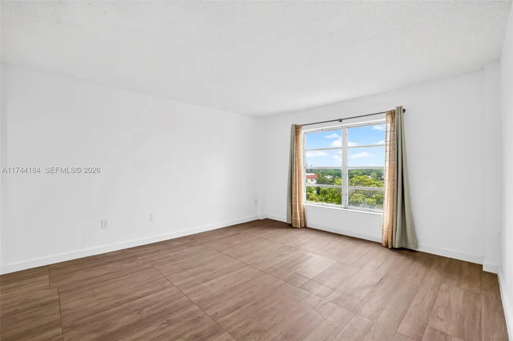 4174 Inverrary Drive #706 Lauderhill, FL 33319