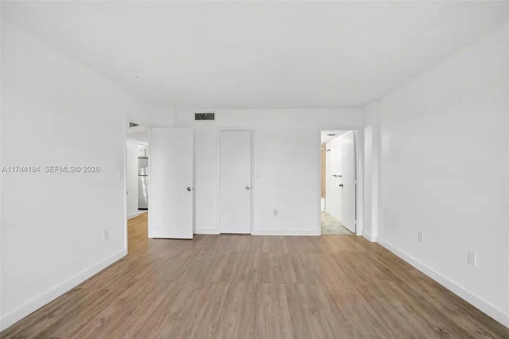 4174 Inverrary Drive #706 Lauderhill, FL 33319