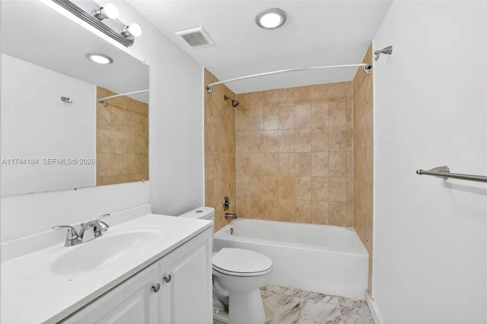 4174 Inverrary Drive #706 Lauderhill, FL 33319