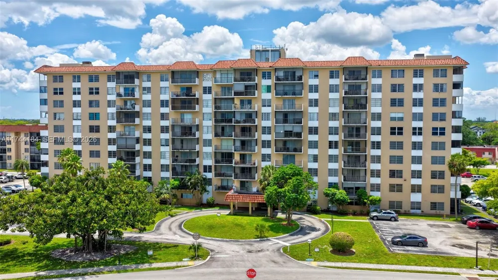 4174 Inverrary Drive #706 Lauderhill, FL 33319