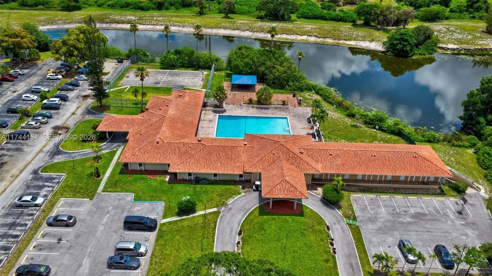 4174 Inverrary Drive #706 Lauderhill, FL 33319