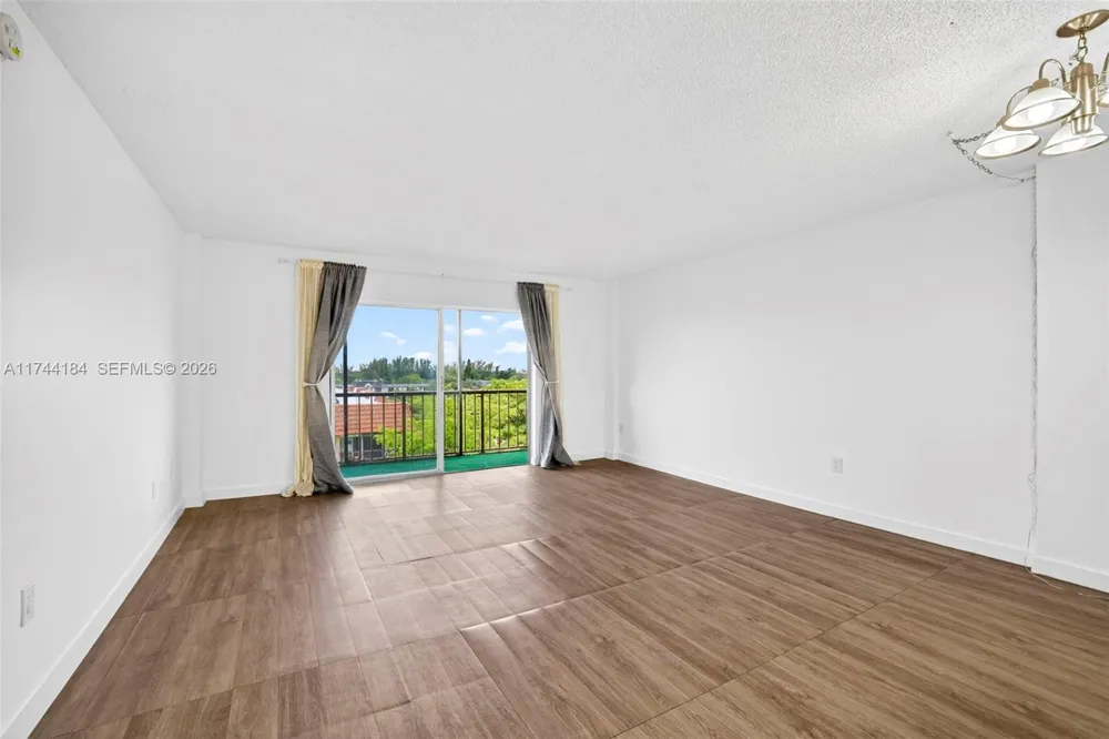 4174 Inverrary Drive #706 Lauderhill, FL 33319