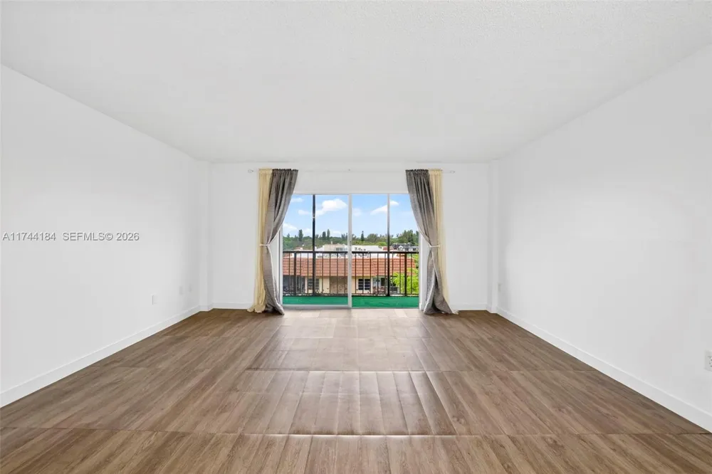 4174 Inverrary Drive #706 Lauderhill, FL 33319