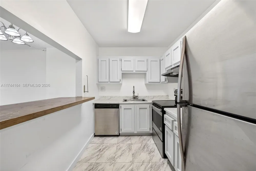 4174 Inverrary Drive #706 Lauderhill, FL 33319