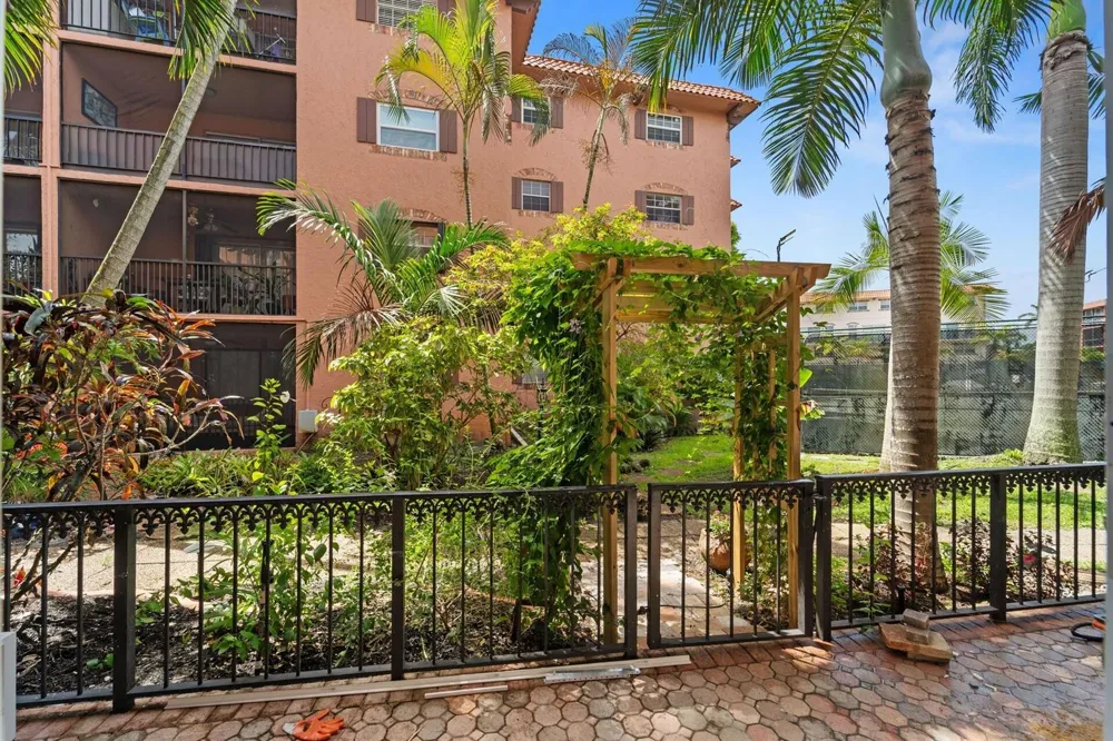 620 Tennis Club Drive #103 Fort Lauderdale, FL 33311