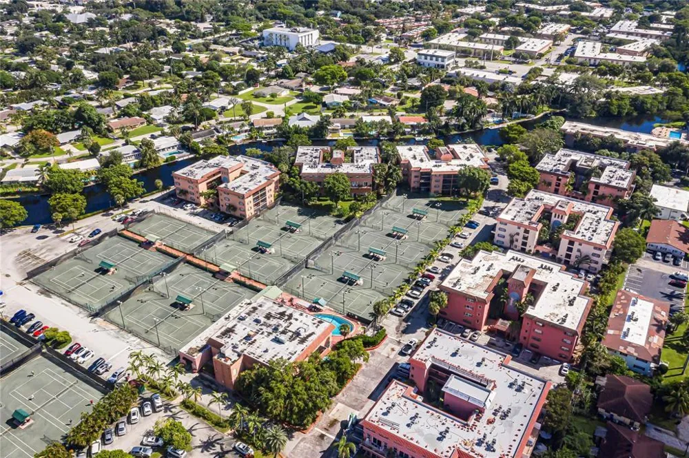 620 Tennis Club Drive #103 Fort Lauderdale, FL 33311