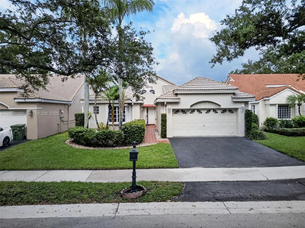 1520 Seabay Rd Weston, FL 33326