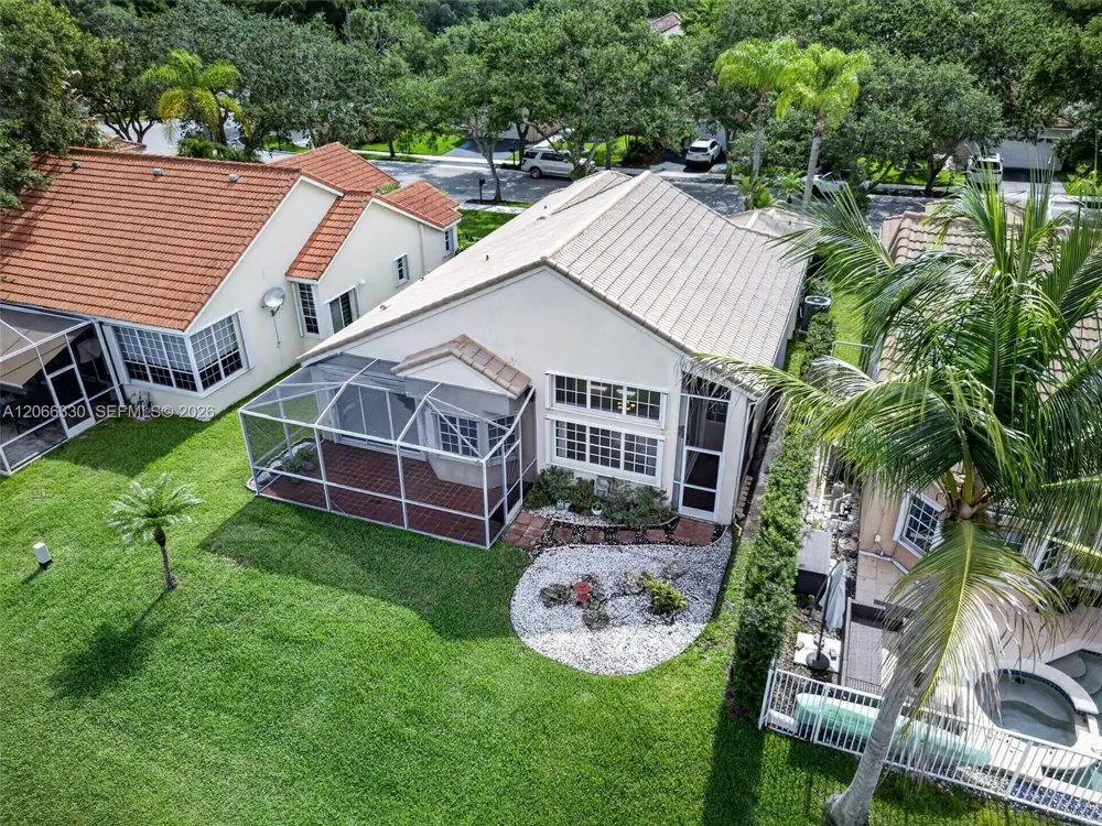 1520 Seabay Rd Weston, FL 33326