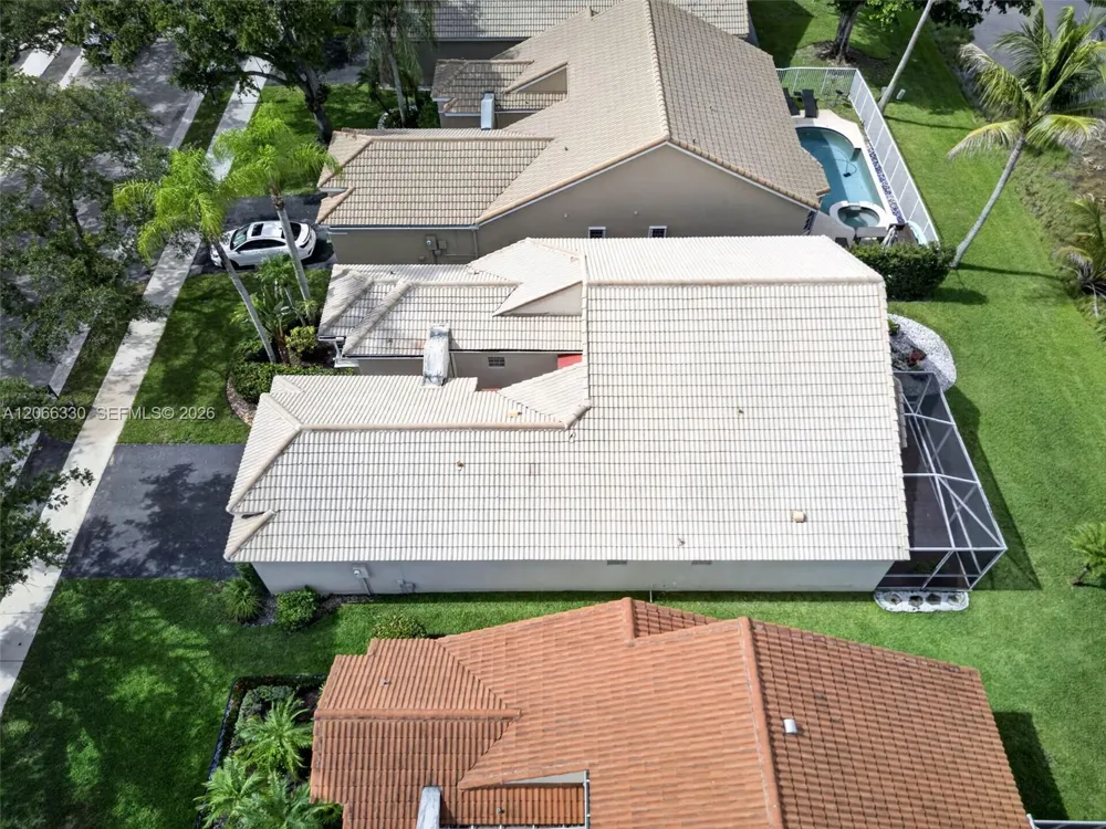 1520 Seabay Rd Weston, FL 33326