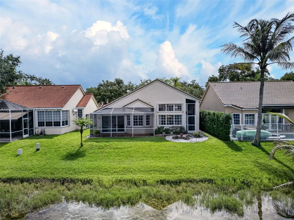 1520 Seabay Rd Weston, FL 33326
