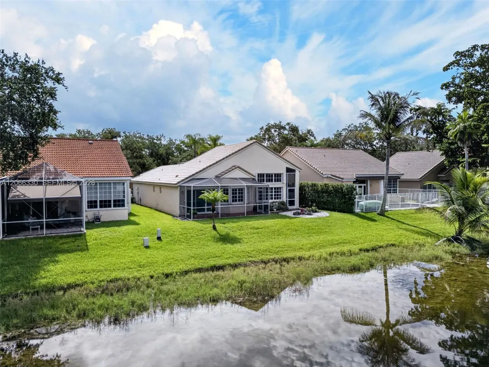 1520 Seabay Rd Weston, FL 33326