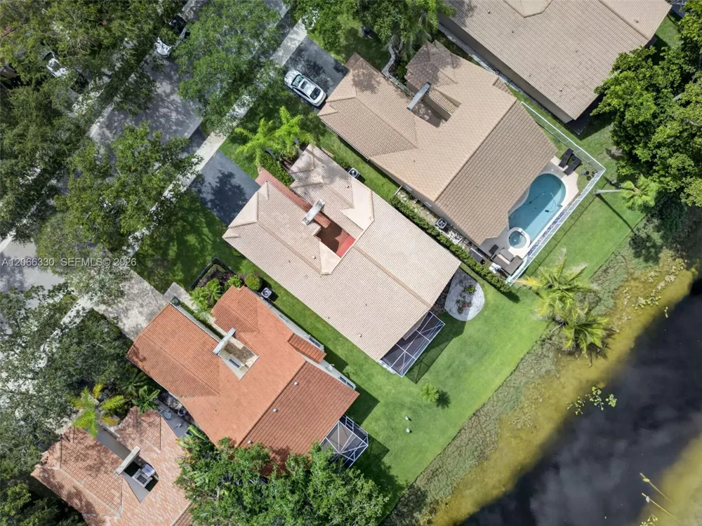 1520 Seabay Rd Weston, FL 33326