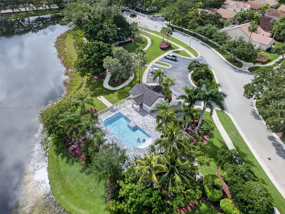 1520 Seabay Rd Weston, FL 33326
