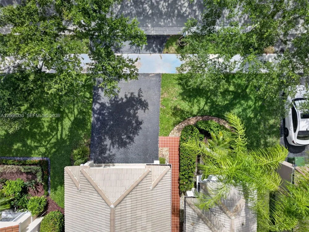 1520 Seabay Rd Weston, FL 33326
