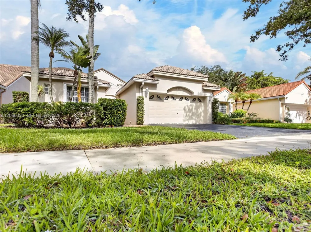 1520 Seabay Rd Weston, FL 33326