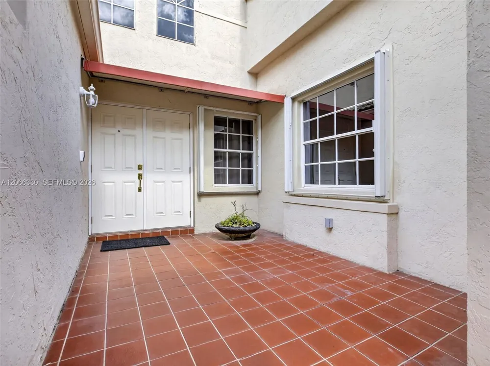 1520 Seabay Rd Weston, FL 33326