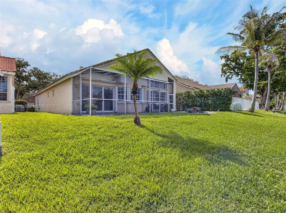 1520 Seabay Rd Weston, FL 33326