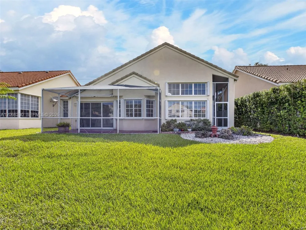 1520 Seabay Rd Weston, FL 33326