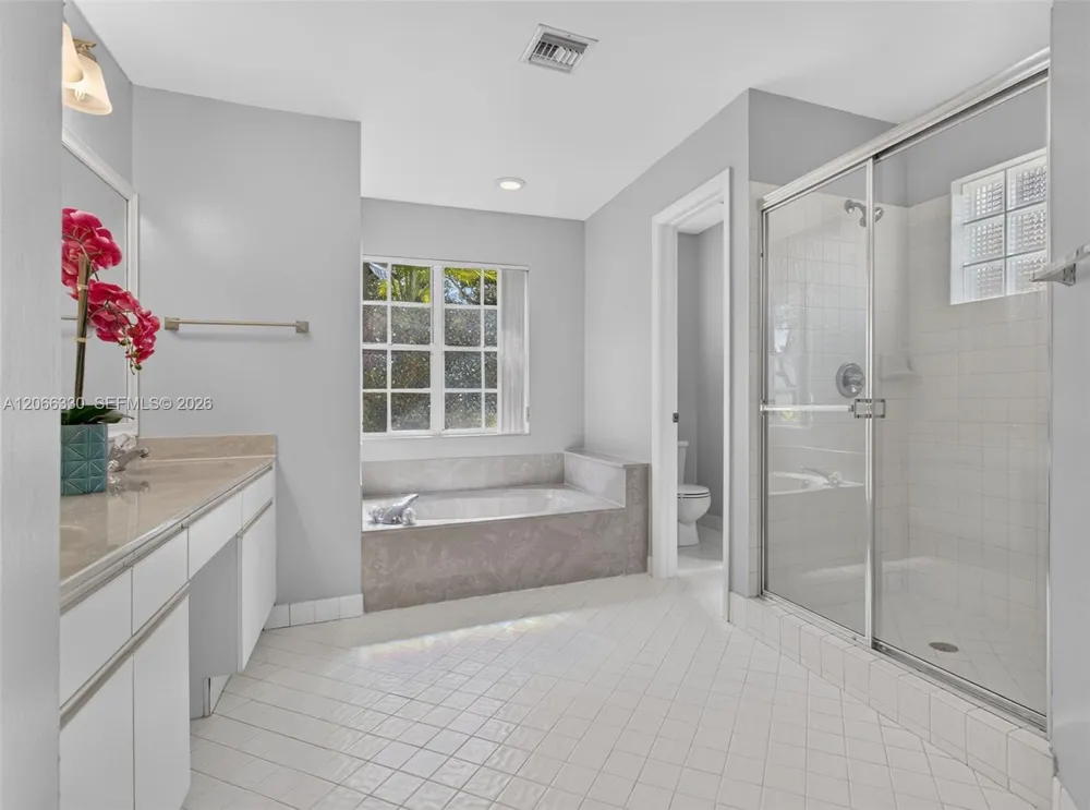 1520 Seabay Rd Weston, FL 33326