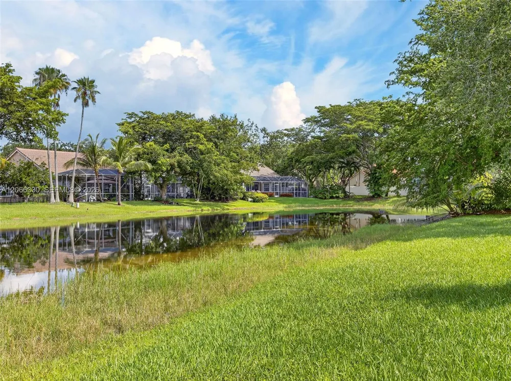1520 Seabay Rd Weston, FL 33326