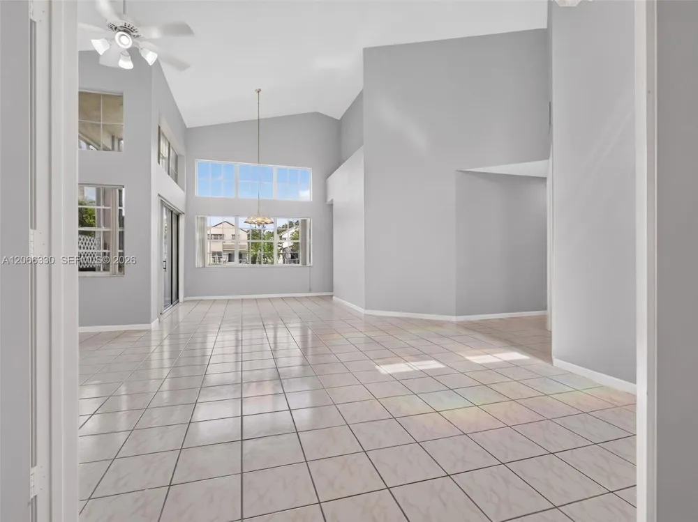 1520 Seabay Rd Weston, FL 33326