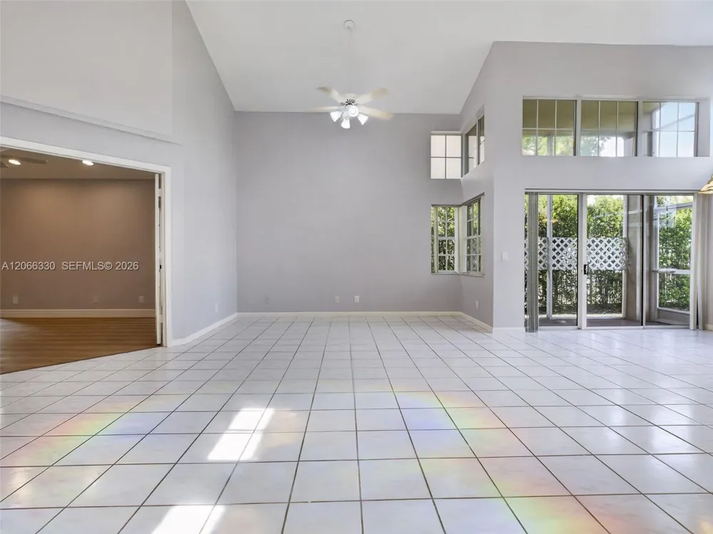 1520 Seabay Rd Weston, FL 33326