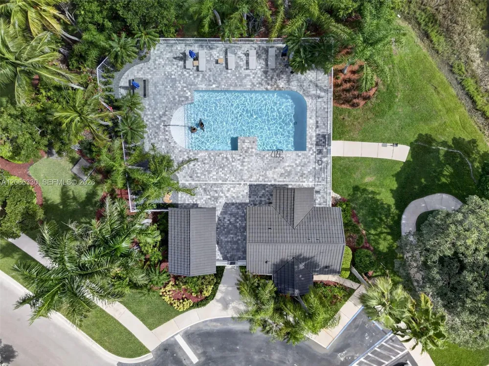 1520 Seabay Rd Weston, FL 33326