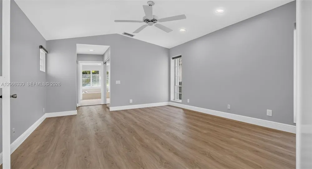 1520 Seabay Rd Weston, FL 33326