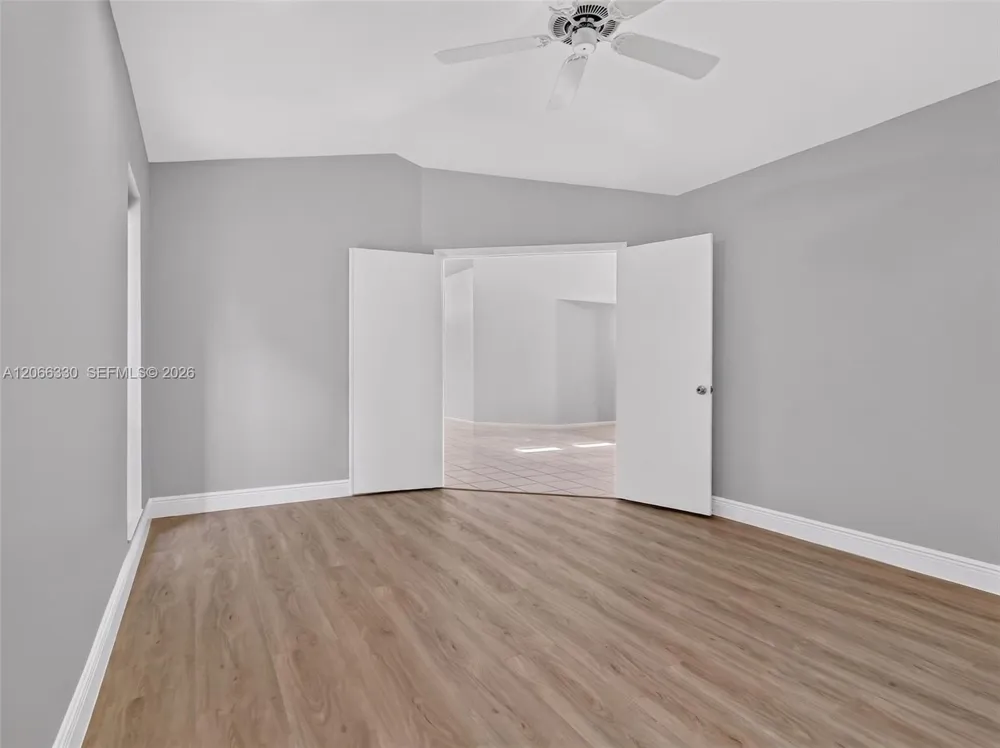 1520 Seabay Rd Weston, FL 33326