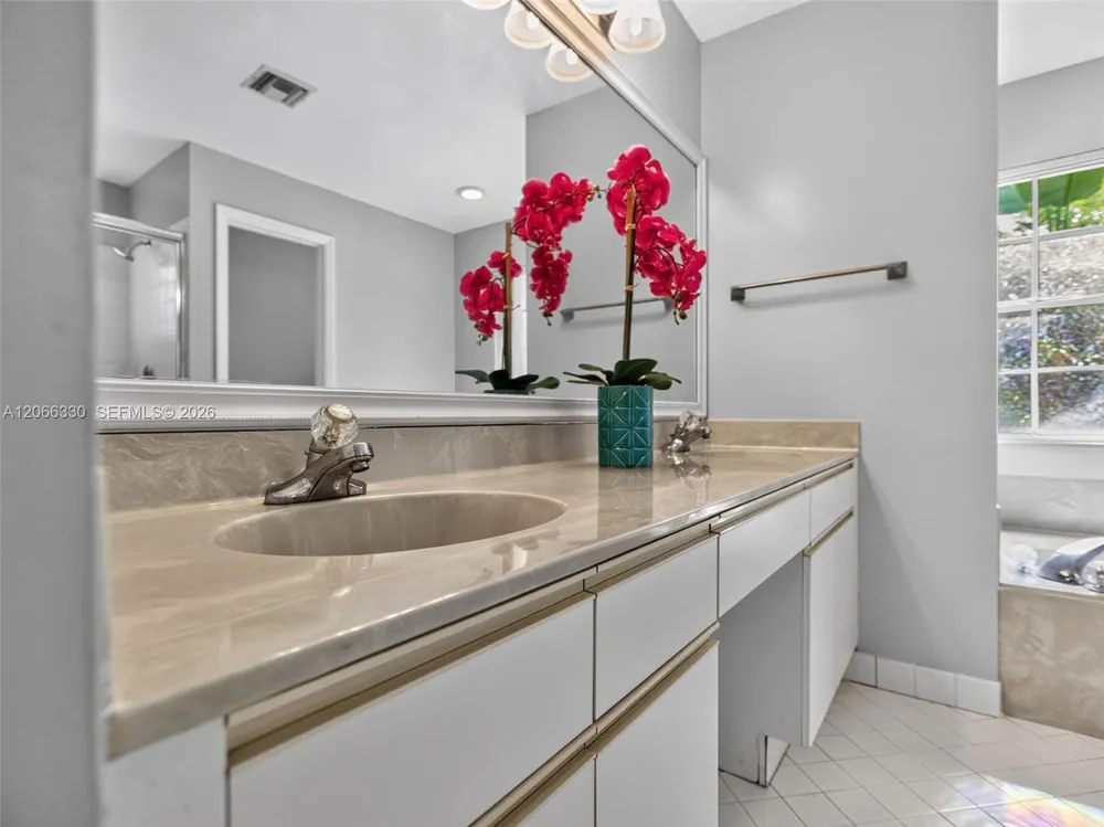 1520 Seabay Rd Weston, FL 33326