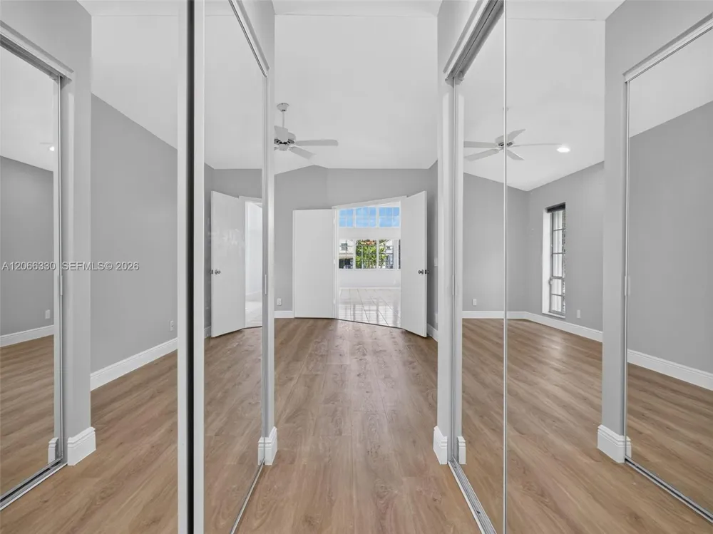1520 Seabay Rd Weston, FL 33326