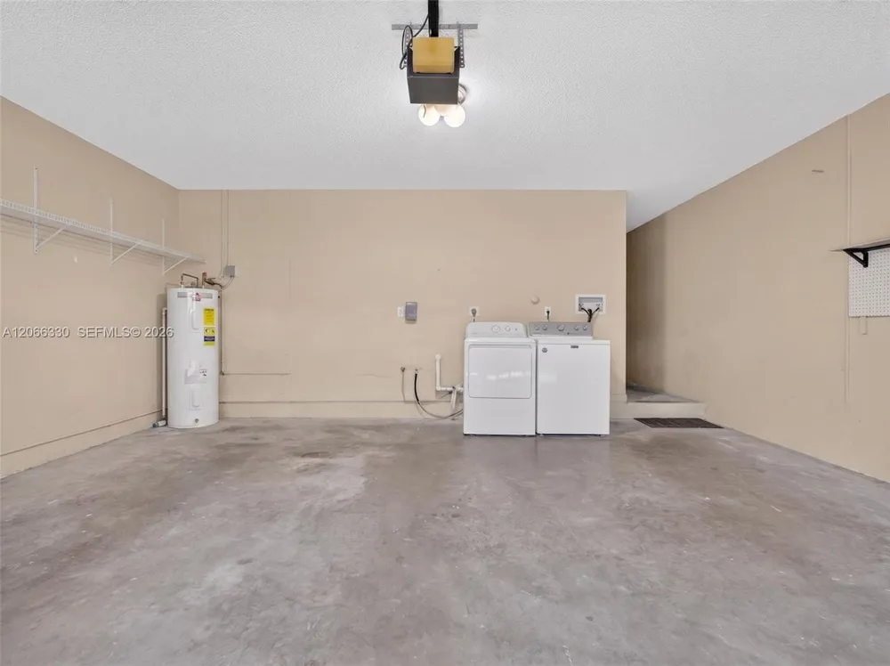 1520 Seabay Rd Weston, FL 33326