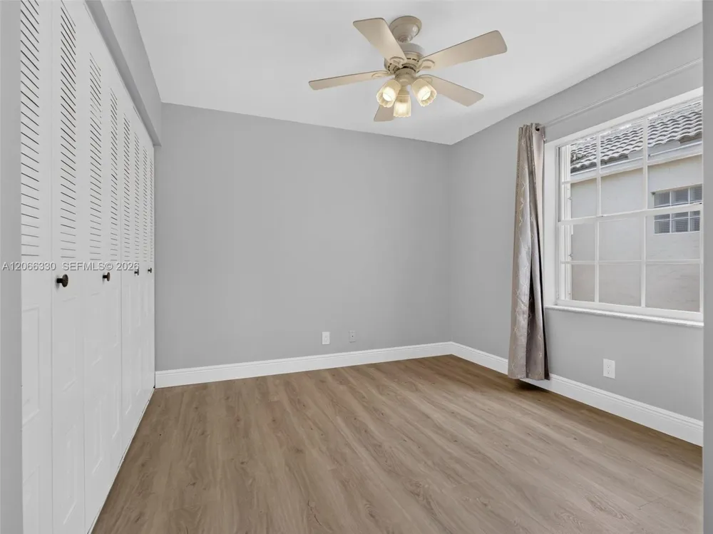 1520 Seabay Rd Weston, FL 33326
