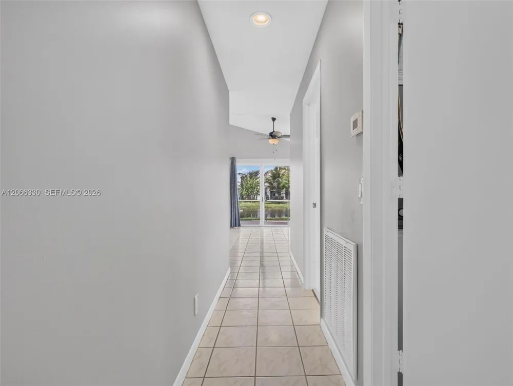 1520 Seabay Rd Weston, FL 33326
